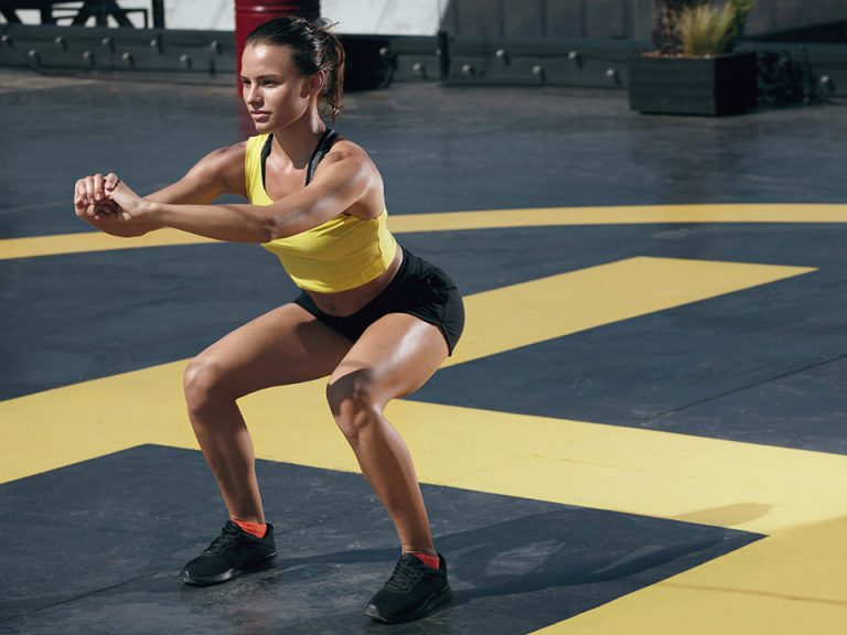 woman doing Squats